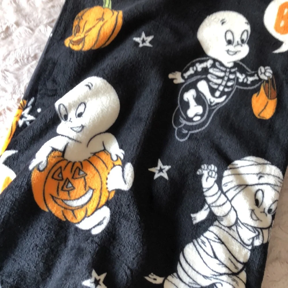 CASPER The Friendly Ghost Throw Blanket